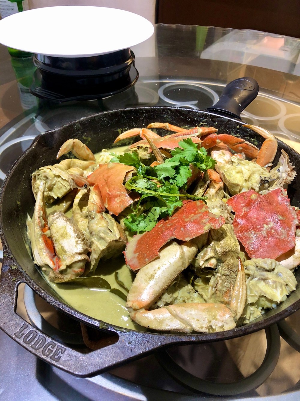 Green Curry Crab with Garlic Naan Bread
